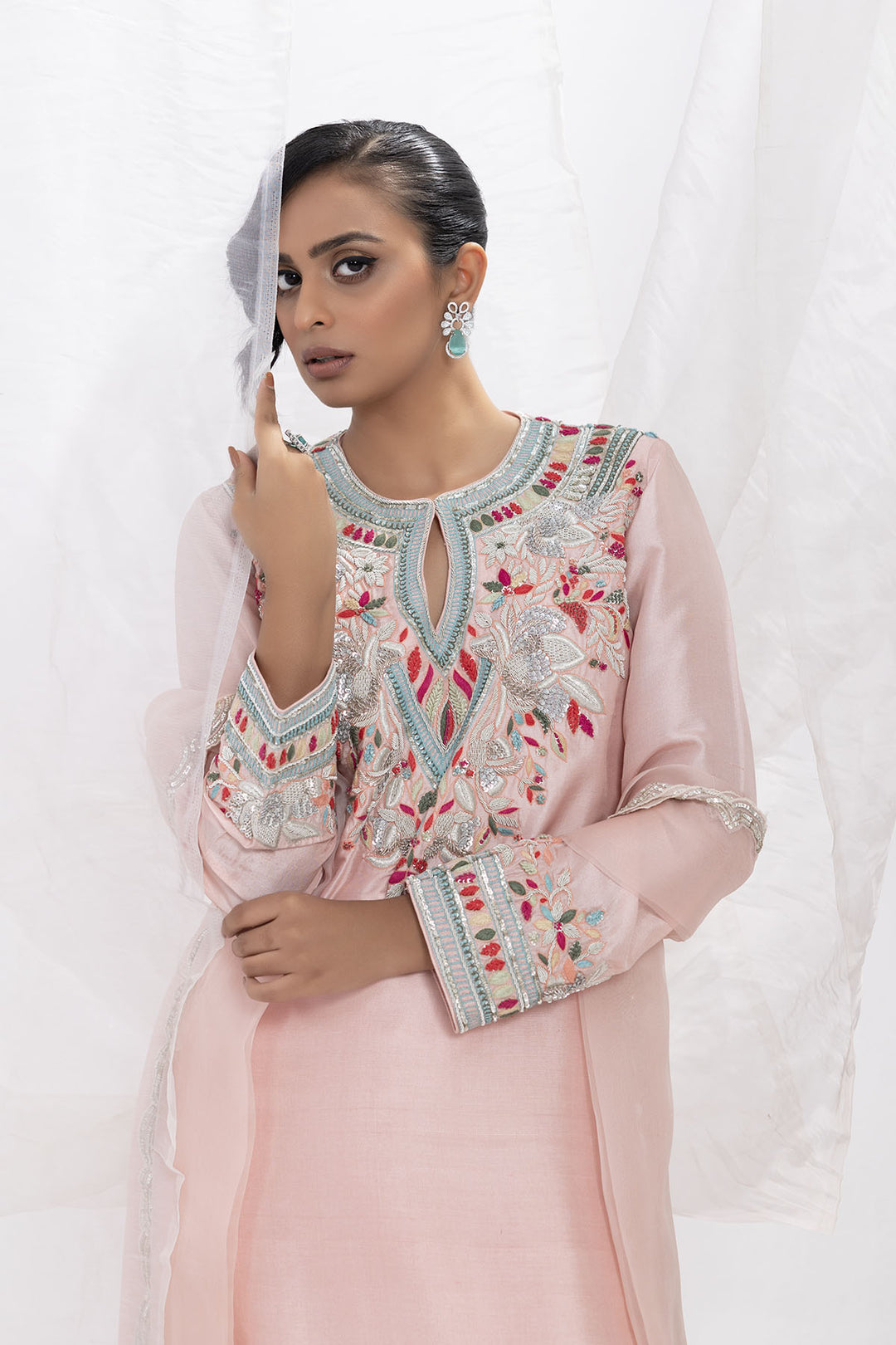 Rozy Noor